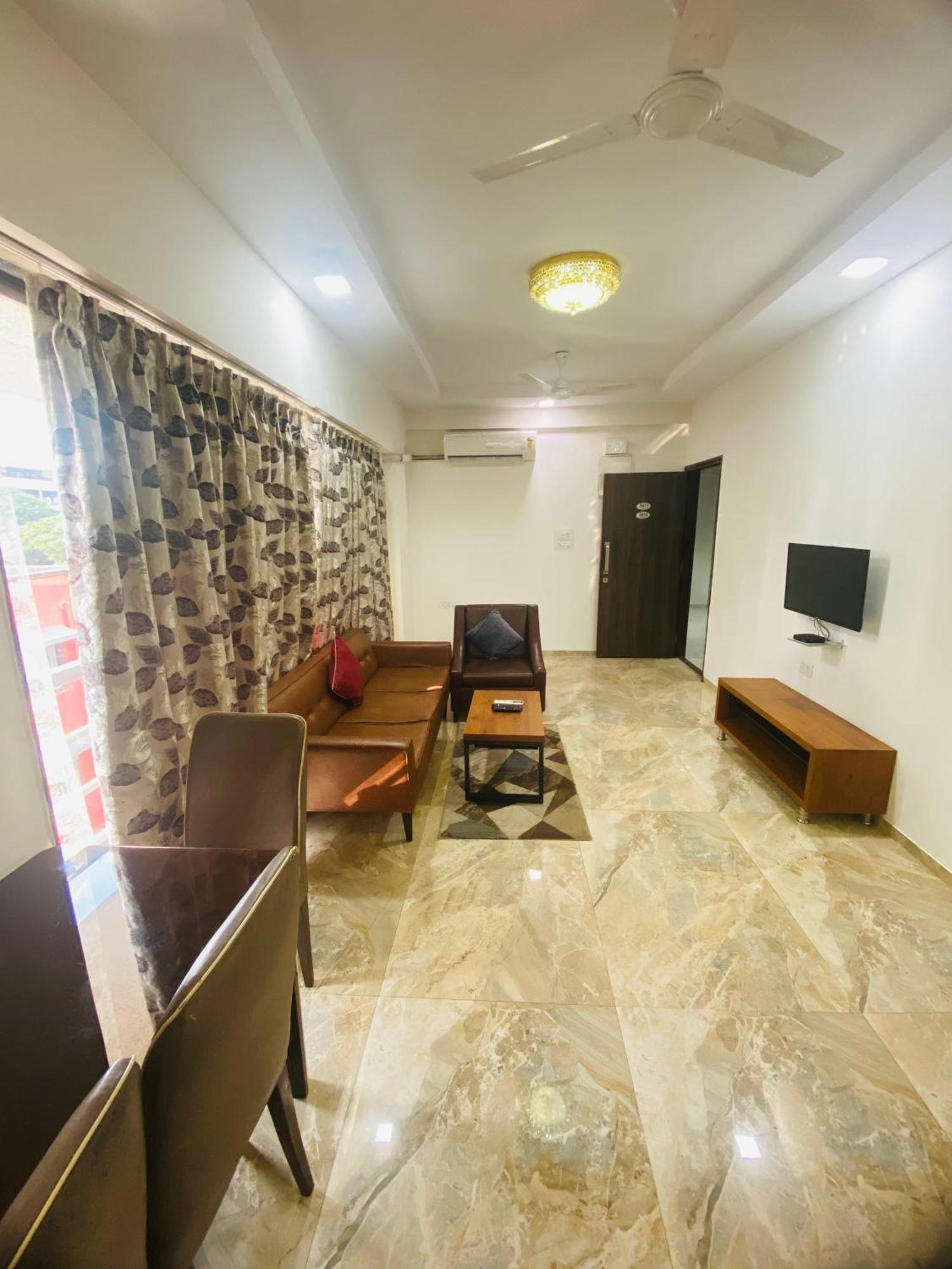 Mumbai House Luxury Apartments Santacruz East, Mumbai Exterior photo
