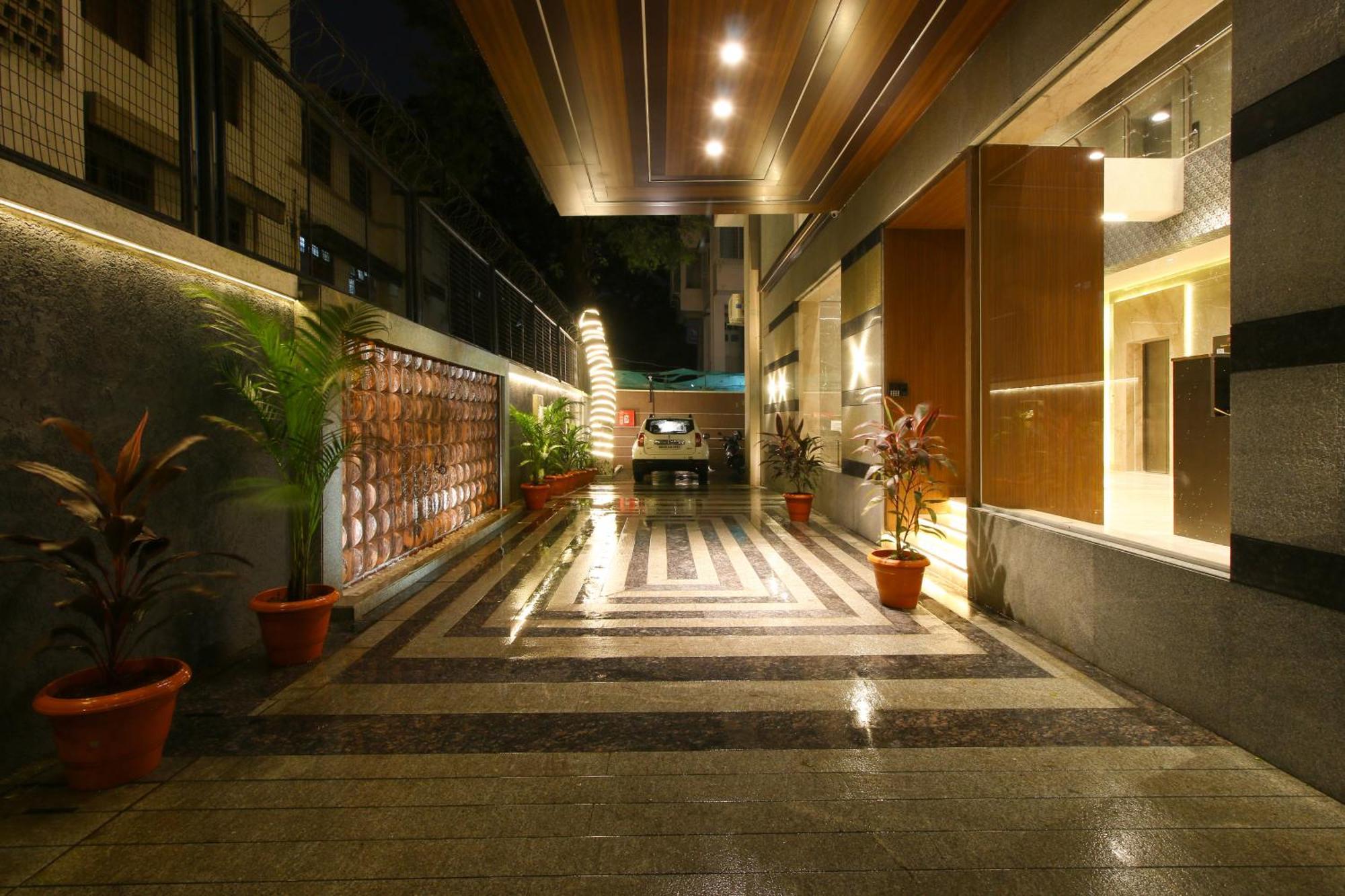 Mumbai House Luxury Apartments Santacruz East, Mumbai Exterior photo