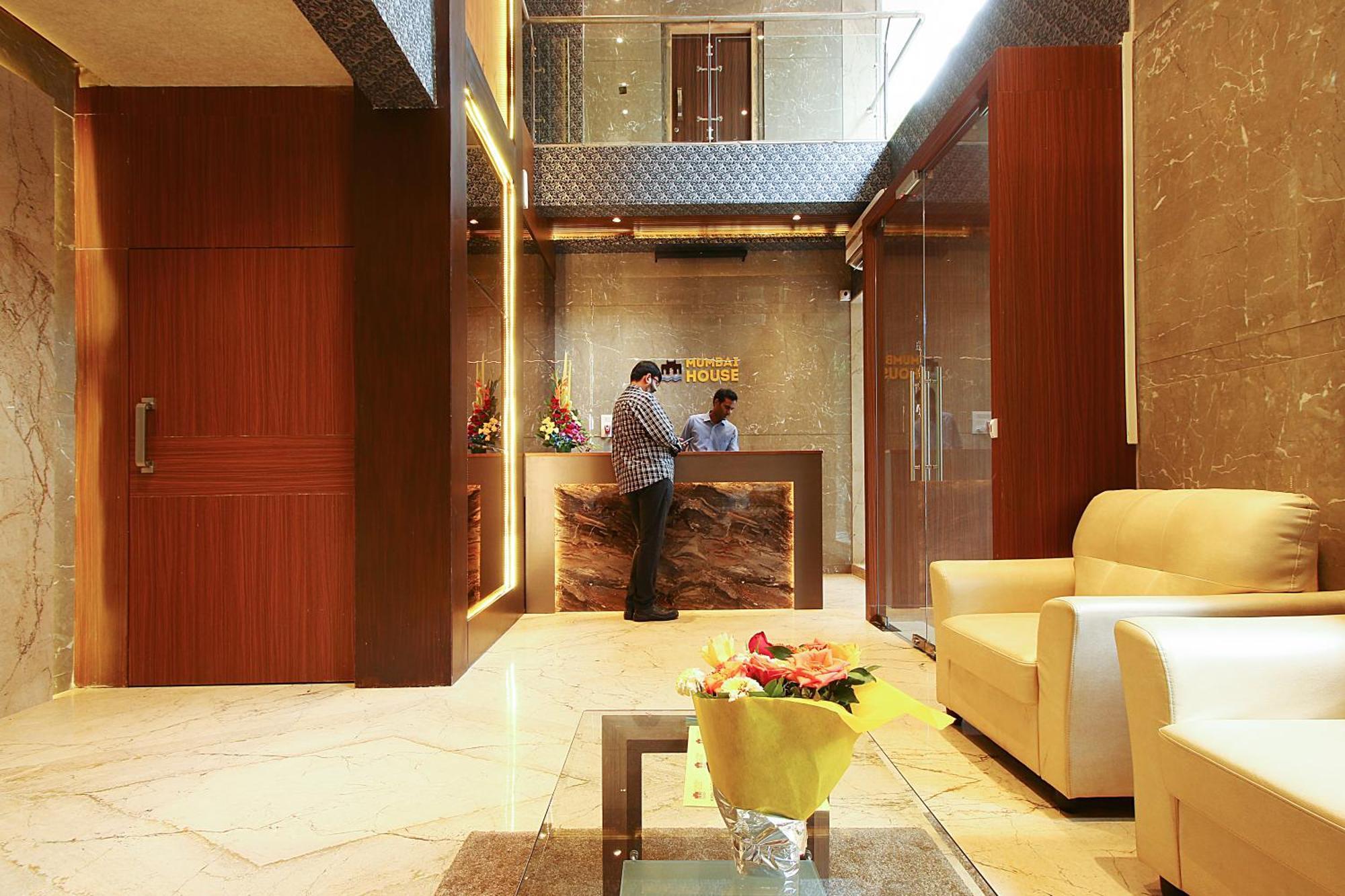 Mumbai House Luxury Apartments Santacruz East, Mumbai Exterior photo
